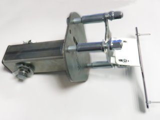 Fixation plaque immatriculation sur jante aluminium en 5x150 (HDJ100 HZJ78...) N4-Offroad