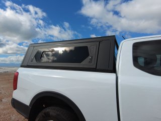 Hardtop Contour noir/ lisse avec fenêtre pour Toyota Hilux Revo 2016+ xtra-Cab Alu-Cab