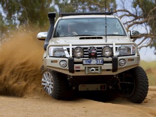 W/BAR HILUX 11ON FLARES AF20