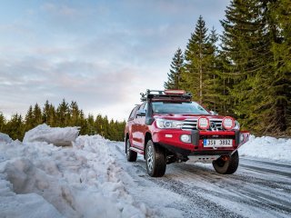 SUMMIT SAHARA SUITS HILUX 5/18