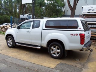 Hard top ARB Classic Smooth avec vitres latérales coulissantes pour Toyota Hilux Revo Extra Cab 2016-2025