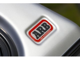 Hard top ARB Classic Smooth avec vitres latérales coulissantes pour Mitsubishi L200 Double Cab 2015-2023