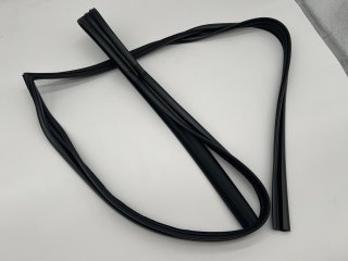 Joint de vitre dans encadrement de porte avant droit HDJ80