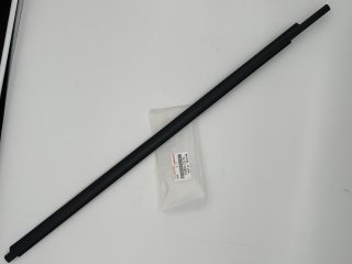 Moulure lèche vitre extérieur porte avant gauche KDJ120 KDJ125