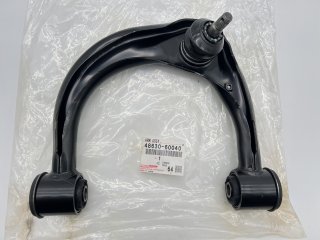 Triangle de suspension supérieur avant gauche Land Cruiser KDJ12 KDJ15