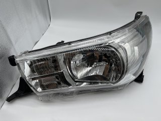 Optique avant gauche réglage manuel halogène Toyota Hilux Revo 2016-2018
