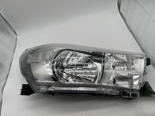 Optique avant droit réglage manuel halogène Toyota Hilux Revo 2016-2018