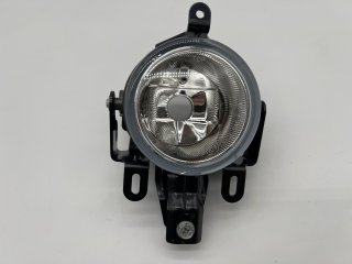 Antibrouillard avant gauche ou droit Mitsubishi Pajero III 04-00 à 12-06