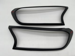 Entourages de phares noirs pour Ford Ranger T7 2016-2019 - La paire