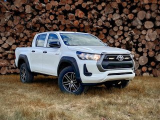 Kit intégration calandre Lazer Toyota Hilux (Active Icon and Invincible Models) (2021+) -Linear-6