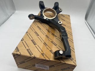 Fusée pivot avant gauche Hilux Revo