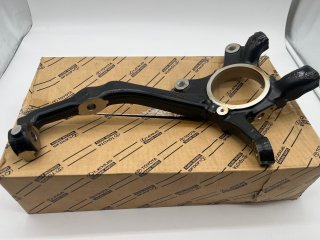 Fusée pivot avant droite Hilux Revo