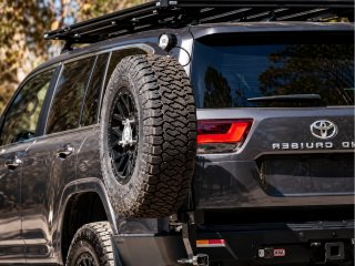 Porte roue de secours gauche Kaymar Toyota pour Land Cruiser 300