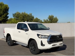 TOYOTA HILUX LEGENDE 2.8L 204cv BVA BLANC