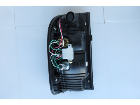 FEU ARD HILUX 02-05