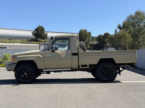 TOYOTA LC GRJ79 SIMPLE CAB BEIGE