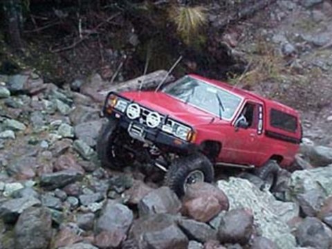 PC WINCH BAR HILUX 84-88