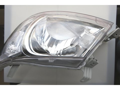 Optique de phare avant gauche Hilux 2009-2011