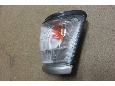 CLIGNOTANT AVG HILUX 98-02