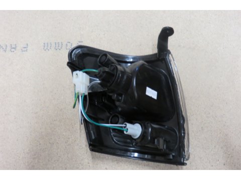 CLIGNOTANT AVG HILUX 02-05