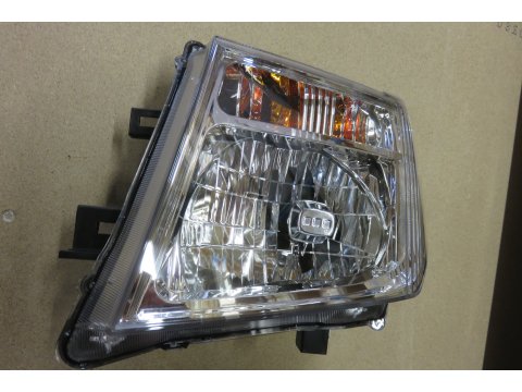 Optique avant gauche Nissan Navara D40 et Pathfinder 2005-2010