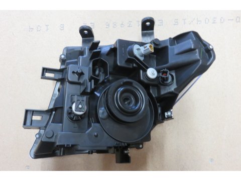 Optique avant droit Nissan Navara D40 et Pathfinder 2005-2010