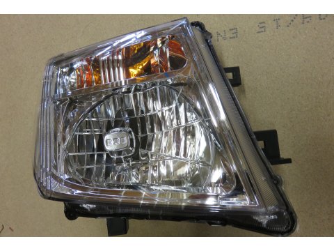 Optique avant droit Nissan Navara D40 et Pathfinder 2005-2010