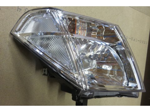 Optique avant droit Nissan Navara D40 et Pathfinder 2005-2010