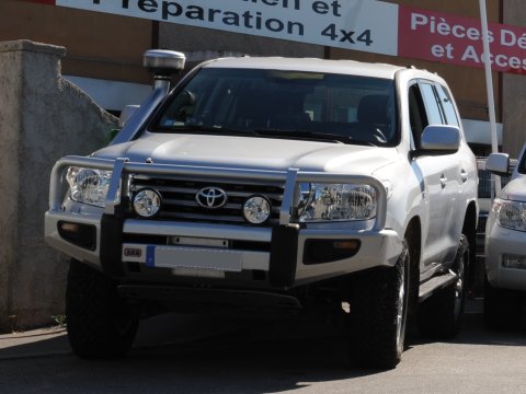 Pare chocs Winch Bar VDJ200