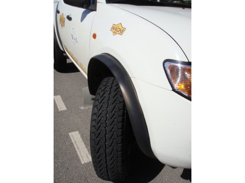 Élargisseur d'aile souple type A - Fixation dans le retour de l'aile N4-Offroad
