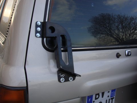 Support de plaques à sable Maxtrax sur le hayon pour Toyota HDJ80 N4-Offroad