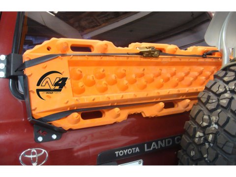 Support de plaques à sable Maxtrax sur le hayon pour Toyota HDJ80 N4-Offroad