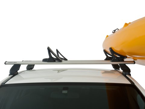Kit porte kayak sur barre de toit et galerie avec chargement latéral de Rhino Rack
