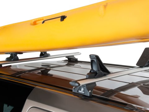 Kit porte kayak sur barre de toit et galerie avec chargement arrière de Rhino Rack