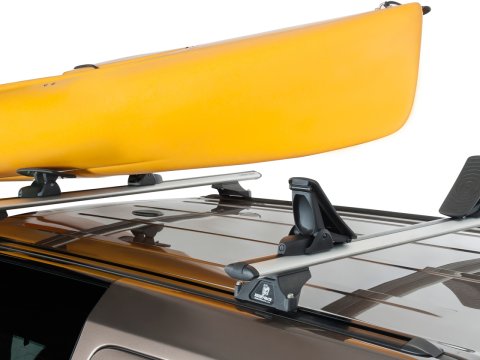 Kit porte kayak sur barre de toit et galerie avec chargement arrière de Rhino Rack