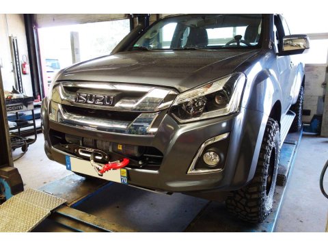 Platine de treuil intégrée au pare-chocs d'origine pour Isuzu D-Max 2012-2020