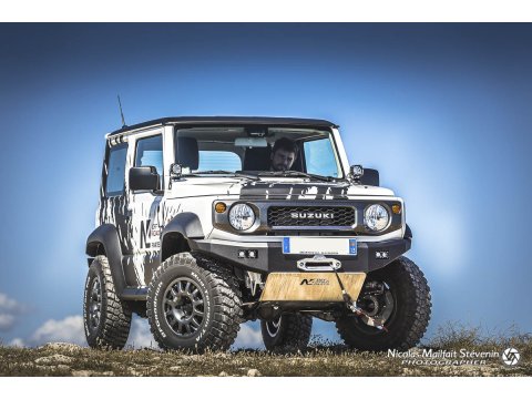 Ski de protection avant en aluminium de 8mm pour Suzuki Jimny après 2018 avec pare chocs N4-Offroad