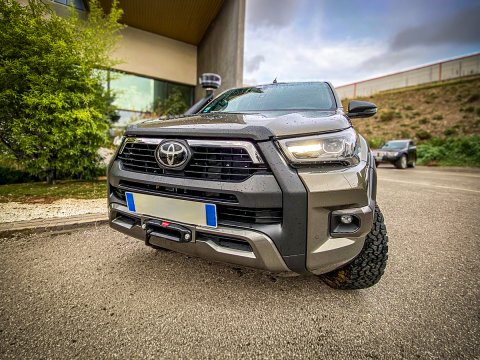 Platine de treuil intégrée au pare-chocs d'origine pour Toyota Hilux Revo après 01/2021 N4-Offroad