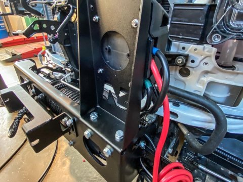 Platine de treuil intégrée au pare-chocs d'origine pour Toyota Hilux Revo après 01/2021 N4-Offroad