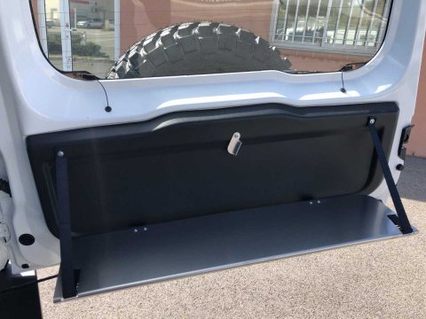 Tablette rabattable N4-Offroad sur porte arrière Jimny après 2019 - version sans ouverture depuis l'intérieur