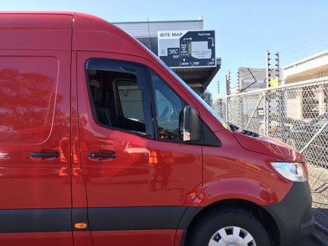 Jeu 2 déflecteurs de vitre avant Sprinter W907 - montage collé