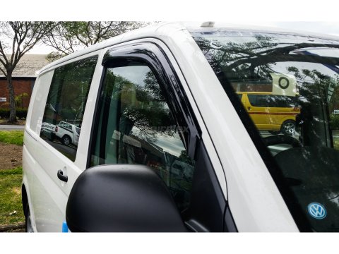 Jeu de 2 déflecteurs de vitre avant pour VW Transporter T5 T6 T6.1 - montage collé