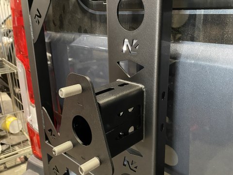 Porte roue de secours en inox sur porte arrière gauche Fiat Ducato Campeo N4-Offroad