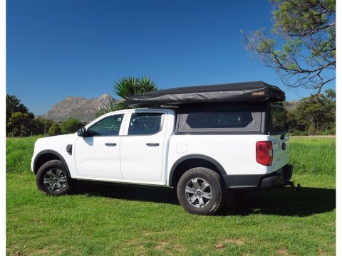 Hardtop Contour noir lisse avec fenêtre latérale Ford Ranger 2023+ Alu-Cab