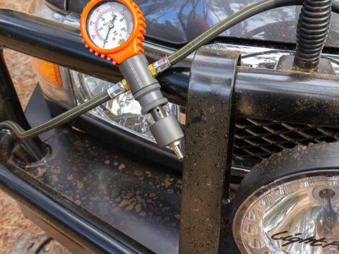 Mano de gonflage - dégonflage simultané de 2 roues Maxtrax