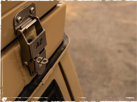 Toit relevable beige Alu-Cab Hercules G2 Land Cruiser 75 78