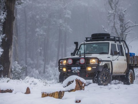 Deluxe Winch bar ARB Toyota LC70 76/78/79 >07 ac elarg.