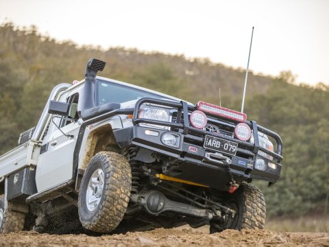 Pare chocs Winch Bar HZJ7 BJ7