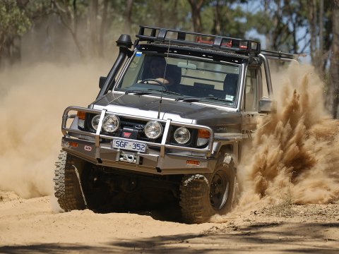 Pare chocs Winch Bar HZJ7 BJ7
