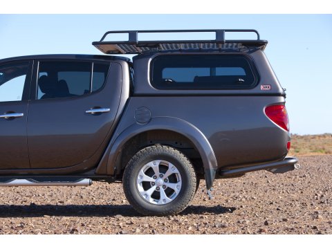 Hard top ARB Classic Smooth avec vitres latérales relevables pour Mitsubishi L200 Double Cab 2009-2015